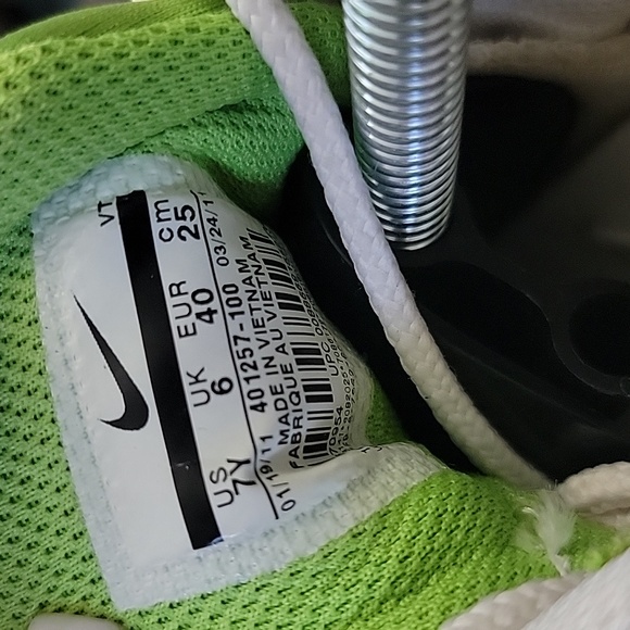 Nike Air Max 97 Running Sneaker Shoe Pure Platinum/Volt Size  7youth/8.5 Womens - Picture 9 of 10